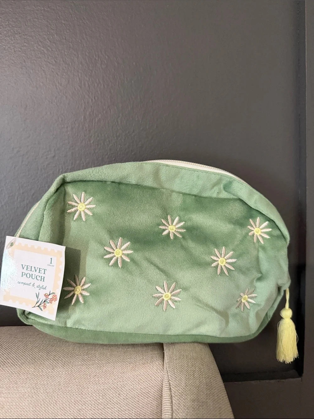 Velvet flower Embroidered Pouch - Green